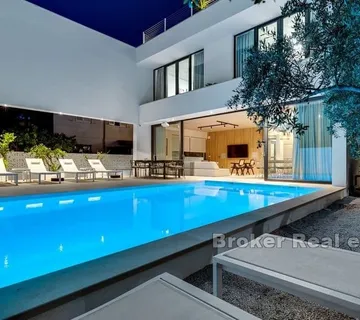 Moderna vila s bazenom - Brač, Brač