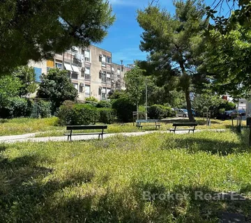 Dvosoban stan s balkonom - Split