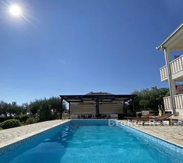 Kuća s bazenom i pogledom na more - Kaštel Sućurac, Kaštela