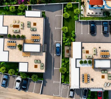 Moderan apartman s krovnom terasom - Vodice
