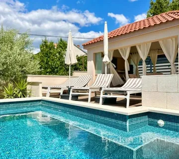 Moderna apartmanska kuća s pogledom na more i bazenom - Žedno, Trogir