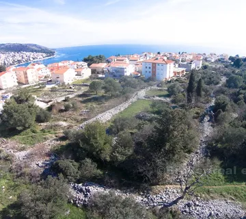Građevinsko zemljište površine 3200 m2, na prodaju - Žedno, Trogir