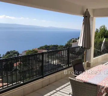 Novouređeni apartman s pogledom na more - Omiš