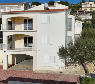Moderno uređena kuća u blizini mora - Žedno, Trogir