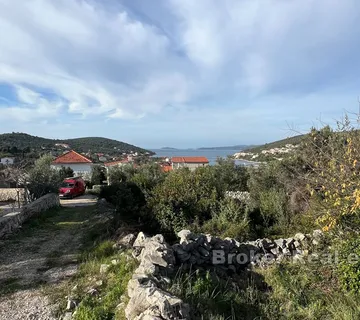 Građevinsko zemljište s otvorenim pogledom na more - Drvenik, Drvenik