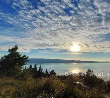Građevinsko zemljište s otvorenim pogledom na more - Omiš