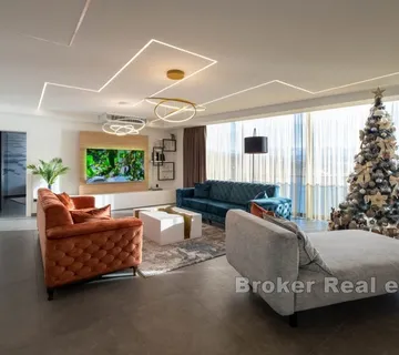 Penthouse s pogledom na more na dominantnoj poziciji - Opatija