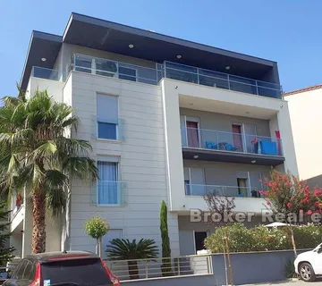 Prekrasna apartmanska kuća - Podstrana - Grljevac, Podstrana