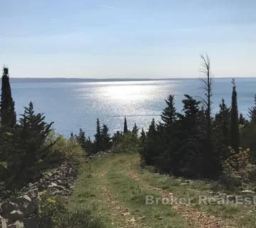 Atraktivno građevinsko zemljište u prvom redu do mora - Starigrad, Zadar okolica