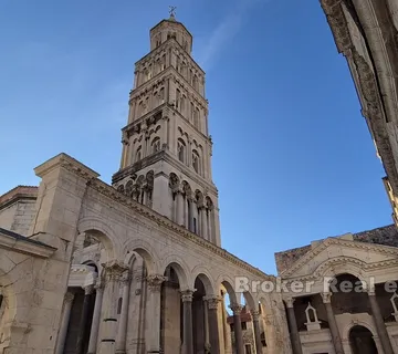 Atraktivan obiteljski restoran u centru Splita - Grad, Split grad