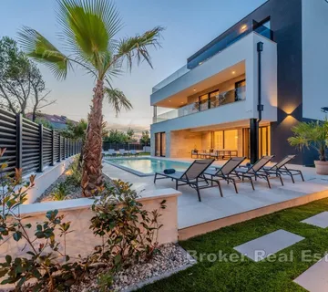 Premium vila s bazenom i otvorenim pogledom na more - Privlaka, Zadar okolica