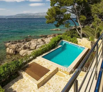 Kuća u prvom redu do mora - Brač, Brač