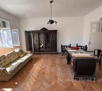 Poslovni prostor za dugoročan najam - Grad, Split grad