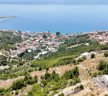 Građevinsko zemljište s dominantnim pogledom na more - Omiš