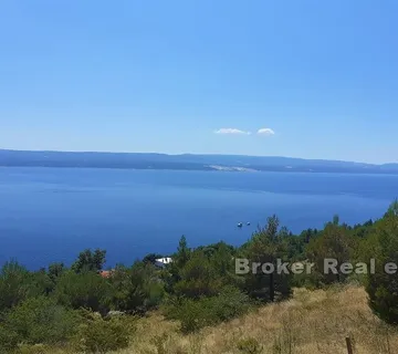 Građevinsko zemljište s panoramskim pogledom na more - Omiš