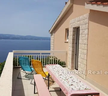 Apartmanska kuća s otvorenim pogledom na more - Omiš