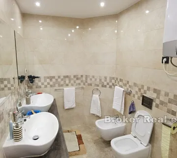 Luksuzan stan prvi red do mora - Privlaka, Zadar okolica