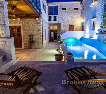 Čarobna kamena kuća s bazenom i pogledom na more - Brač, Brač
