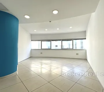 Poslovni prostor na atraktivnoj lokaciji - Split