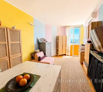 Sunčan jednosobni stan s panoramskim pogledom na more - Split