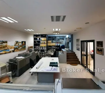 Firule, poslovni prostor u prizemlju - Split