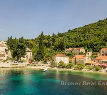 Kamena kuća prvi red do mora s građevinskim zemljištem - Korčula