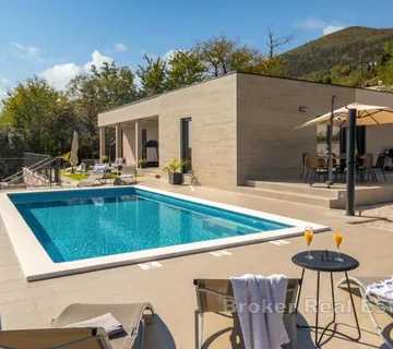 Elegantna vila s bazenom i pogledom na more - Opatija