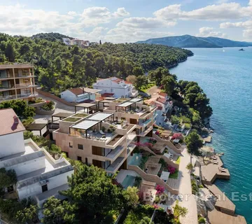 Luksuzan trosoban stan na odličnoj lokaciji - Žedno, Trogir