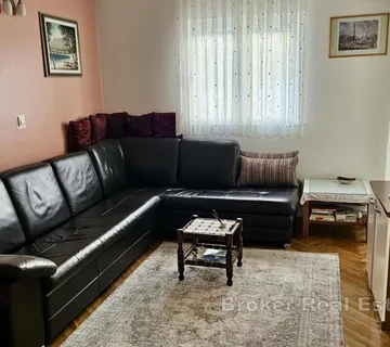 Dvoetažni apartman na odličnoj lokaciji - Makarska