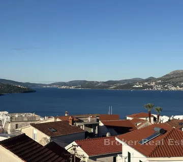 Moderan dvosoban penthouse stan s pogledom na more - Žedno, Trogir