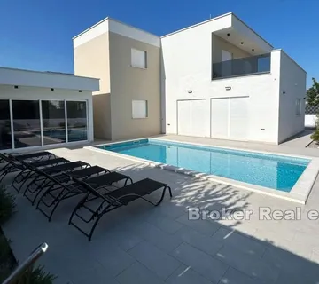 Luksuzna vila s bazenom - Kaštel Novi, Kaštela