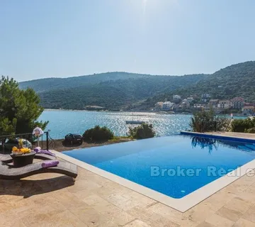 Vila s pet zvjezdica, na prodaju - Trogir