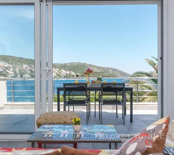 Kuća prvi red do mora - Žedno, Trogir