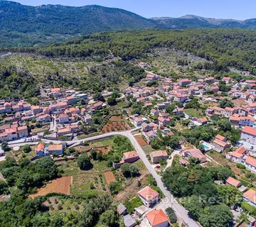 Kamena kuća s dvorištem u atraktivnom mjestu nedaleko od mora - Hvar