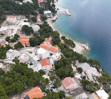 Građevinsko zemljište s dozvolom i projektom - Makarska