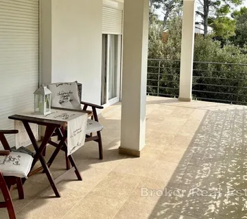 Prostran dvosoban stan s terasom i vrtom - Petrčane, Zadar