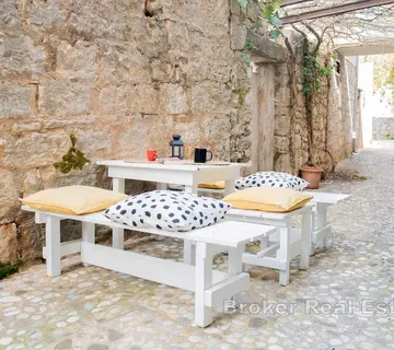 Kamena kuća u slikovitom mjestu - blizina mora - Hvar