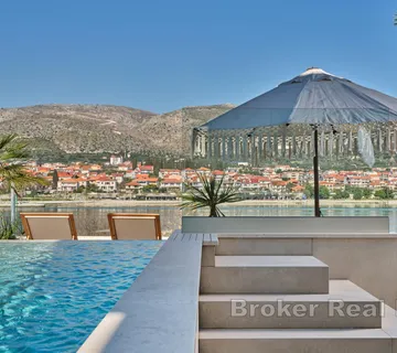 Vile unutar luksuznog kompleksa, prvi red do mora - Žedno, Trogir