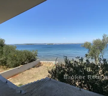 Vila u prvom redu do mora - Pašman