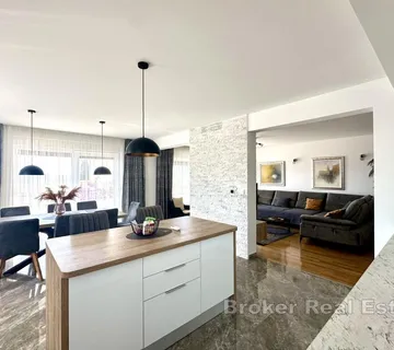 Dvoetažni penthouse s pogledom na more - Meje, Split grad