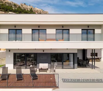 Jedinstvena vila s prekrasnim pogledom na grad i more - Klis