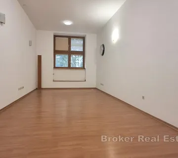 Poslovni prostor na izvrsnoj lokaciji u neposrednoj blizini suda - Split