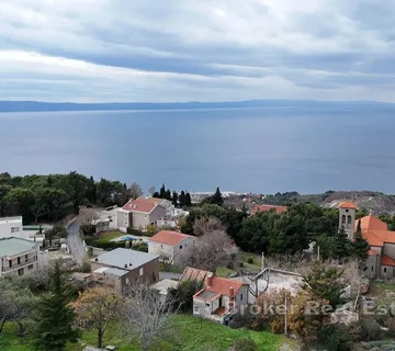 Dvojni objekt s potencijalom - Makarska