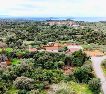 Građevinsko zemljište u mirnom mediteranskom okruženju - Rogoznica
