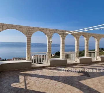 Kuća s otvorenim pogledom na more - Omiš
