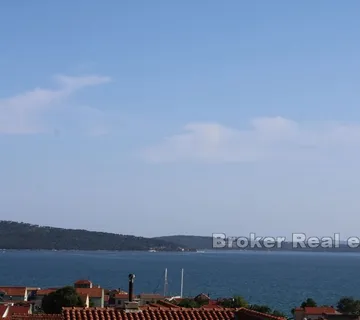 Kuća s bazenom i otvorenim pogledom na more - Kaštel Gomilica, Kaštela