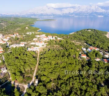 Građevinsko zemljište s pogledom na more - Brač, Brač