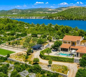 Luksuzna kamena vila s bazenom - Sibenik, Sibenik