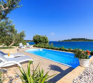 Šarmantna vila uz more, za najam - Žedno, Trogir