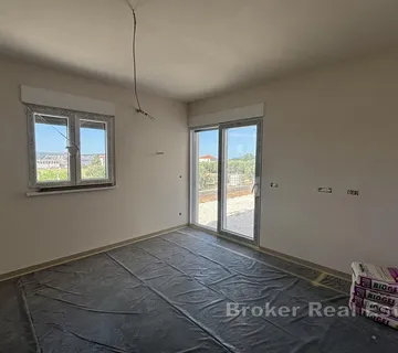 Jednosoban stan s vrtom i pogledom na more - Trogir
